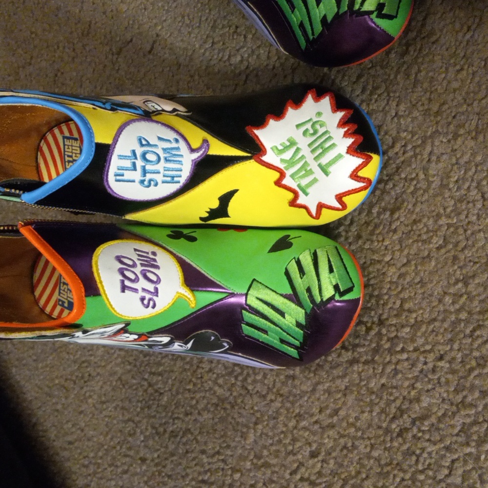 Batman and Joker Deadly Duo ankle boots, a size 10 & a size 11 - Picture 5 of 13